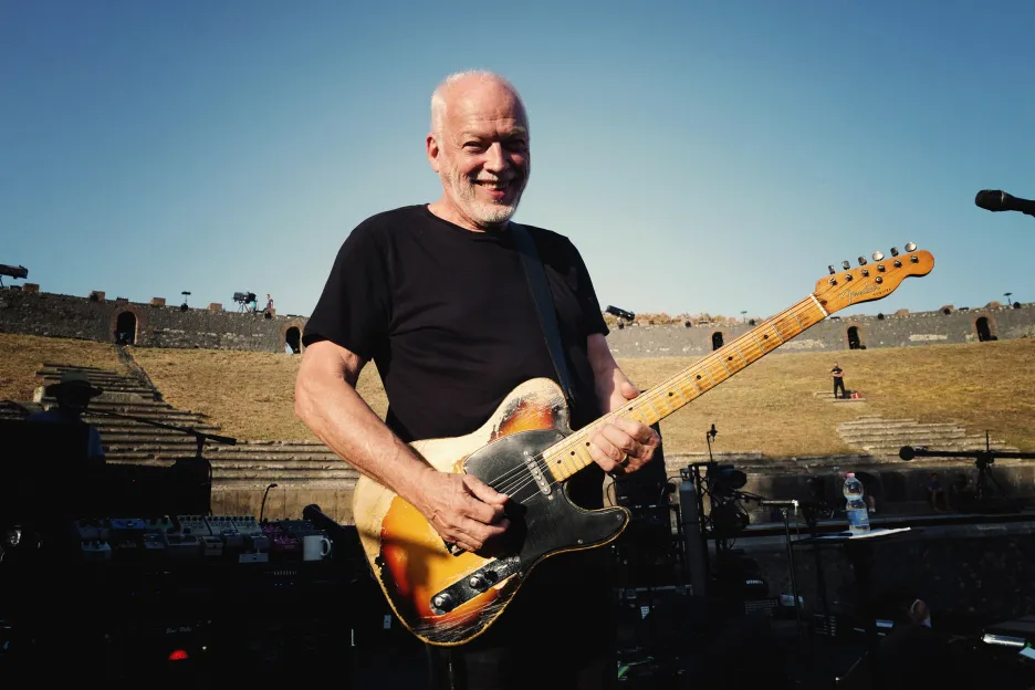 David Gilmour při koncertech v Pompejích