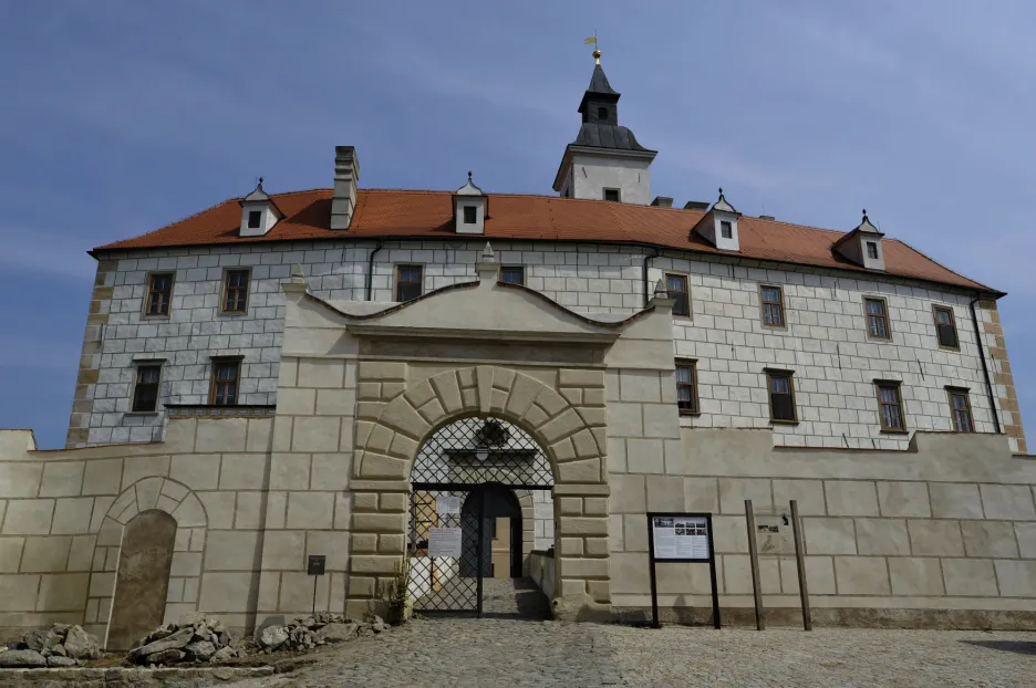Starý zámek v Jevišovicích