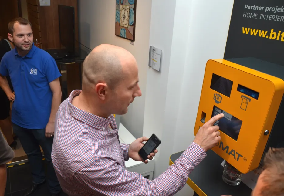 Bankomat pro elektronickou měnu bitcoin 