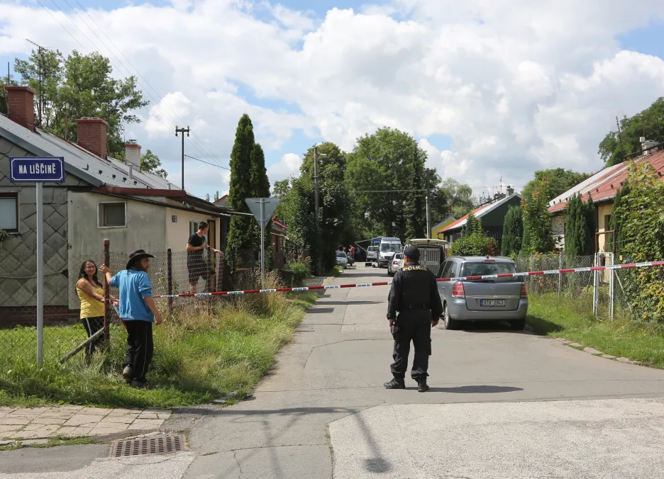 Policie v Ostravě-Hrabůvce postřelila muže, který postřelil exekutora 
