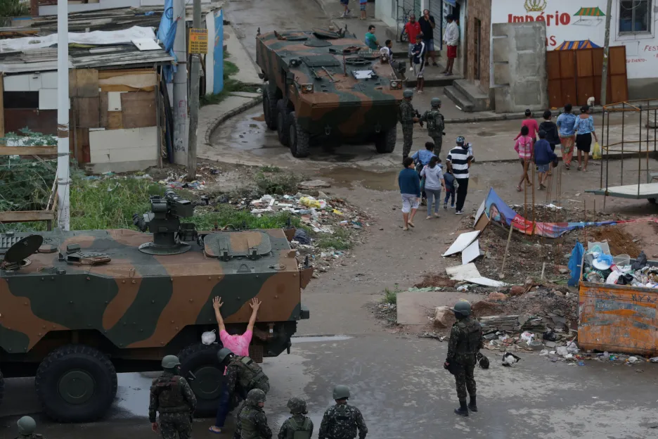 Armáda v chudinské čtvrti Ria