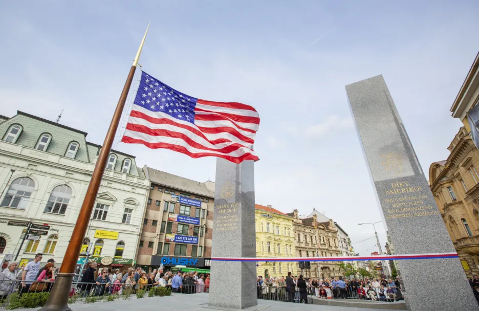 Obnovený památník Díky, Ameriko! na Americké třídě v Plzni