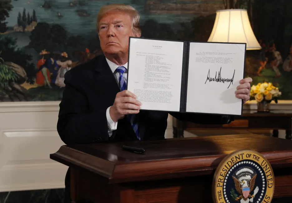 Trump podepsal prezidentské memorandum k odstoupení od jaderné dohody s Íránem