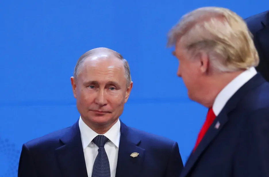 Prezidenti Vladimir Putin a Donald Trump na summitu G20