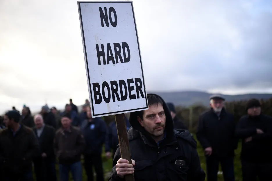 Protest proti pevné hranici v Irsku