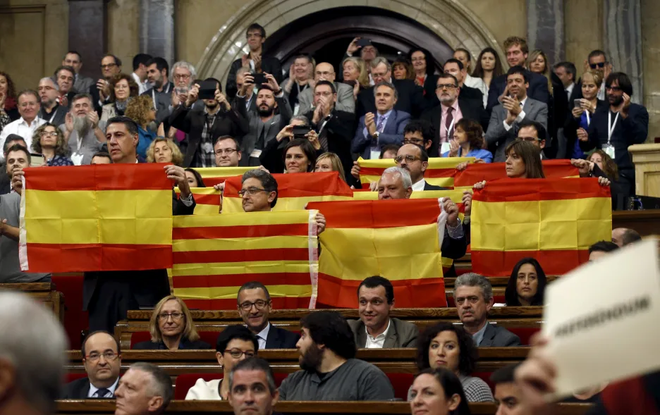 Katalánský parlament odhlasoval rezoluci požadující nezávislost