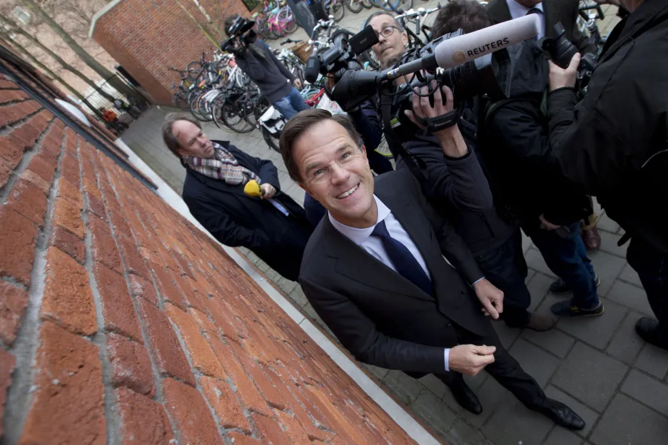 Nizozemský premiér Mark Rutte po odevzdání hlasu