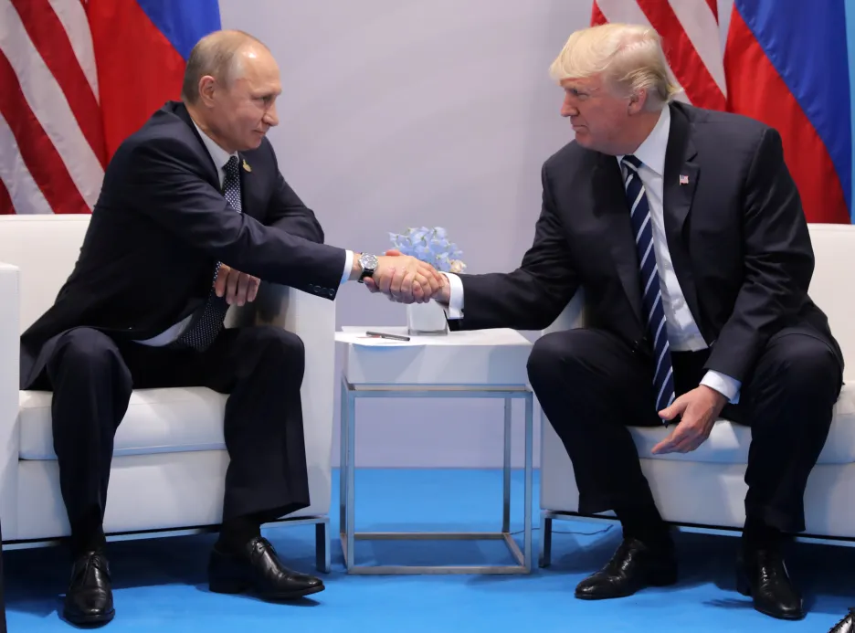 Putin se v Hamburku sešel s Trumpem k prvnímu společnému jednání