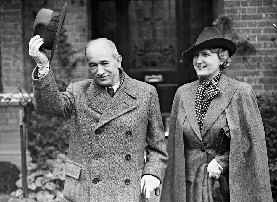 Edvard Beneš a jeho žena Hana v londýnském exilu, 1938