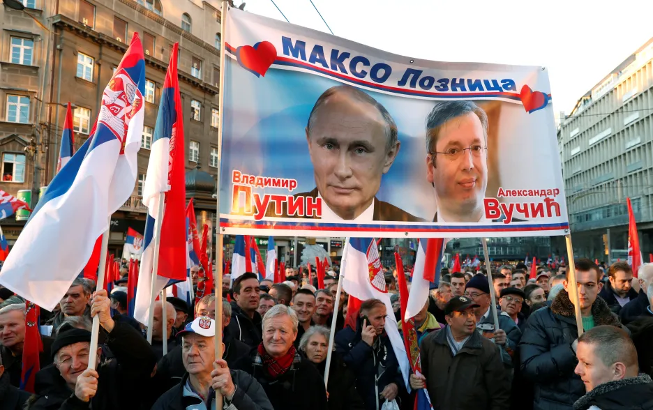 Příznivci prezidentů Putina a Vučiče v Bělehradu
