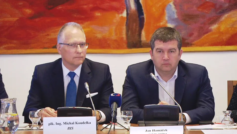 Šéf BIS Michal Koudelka a vicepremiér Jan Hamáček