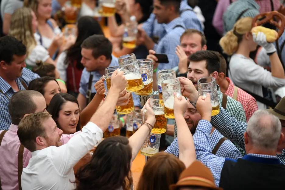 V Německu začal svátek piva Oktoberfest