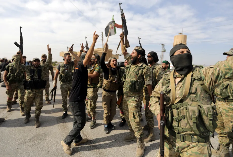 Syrští ozbrojenci účastnící se turecké ofenzivy
