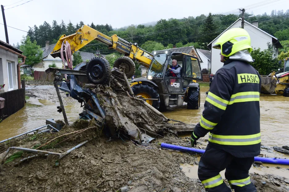 Bleskové záplavy na Olomoucku. Největší škody voda napáchala v Šumvaldu 