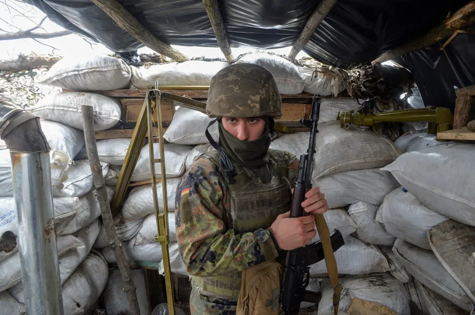 Vzrůst napětí na rusko-ukrajinské hranici.  Vojáci se připravují na možnost rozšíření Kontaktu v Luhanské a Doněcké oblasti  