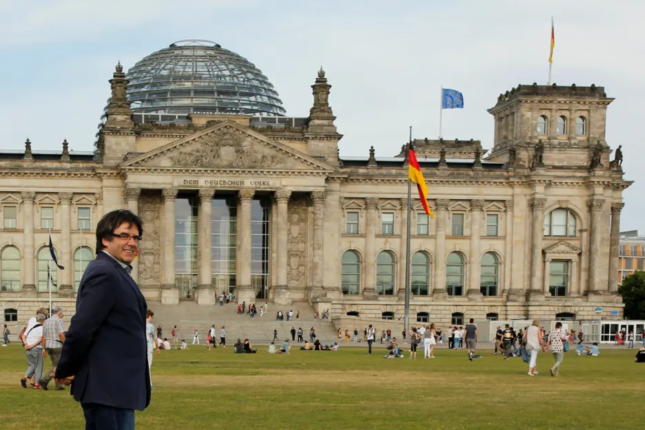 Katalánský expremiér Carles Puigdemont před německým parlamentem