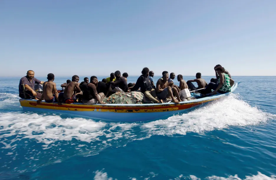 Loď s uprchlíky zachycená libyjskou pobřežní stráží