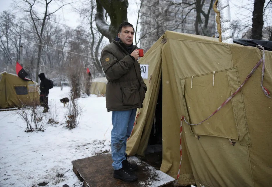 Michail Saakašvili v provizorním táboře v centru Kyjeva