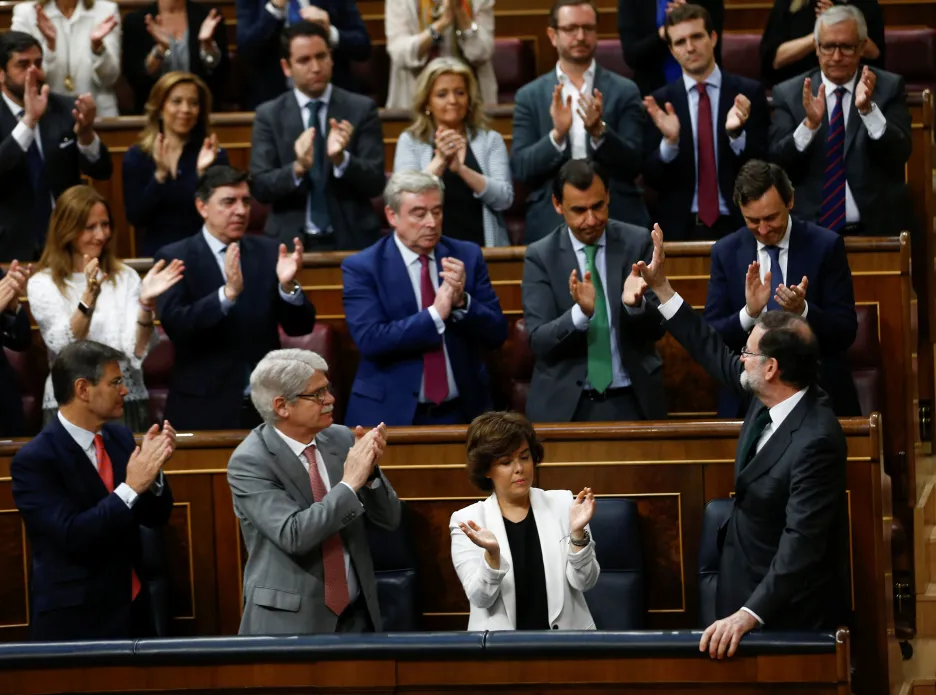Mariano Rajoy ve španělském parlamentu těsně před vyslovením nedůvěry jeho vládě