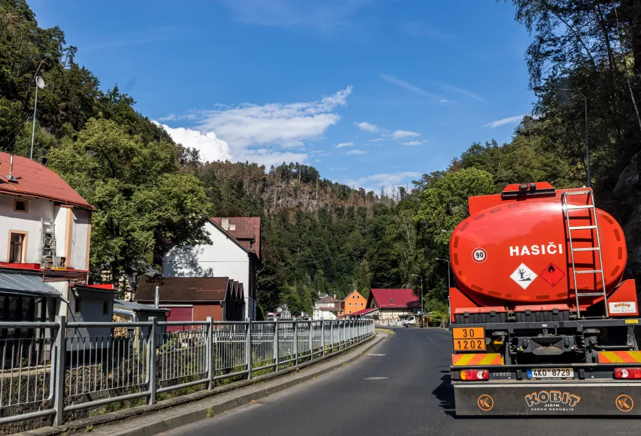 

Kraj pomůže hotelům v Českém Švýcarsku, stále nedostaly peníze za ubytování hasičů

