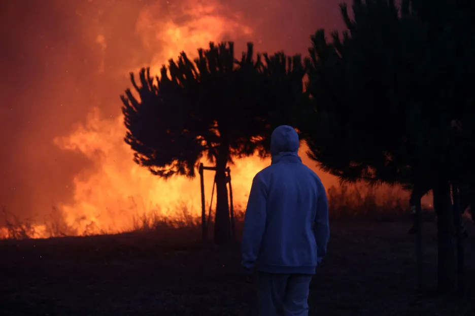 

Po Řecku rozsáhlé požáry trápí i Portugalsko a Chorvatsko, obě země proti nim nasadily letadla

