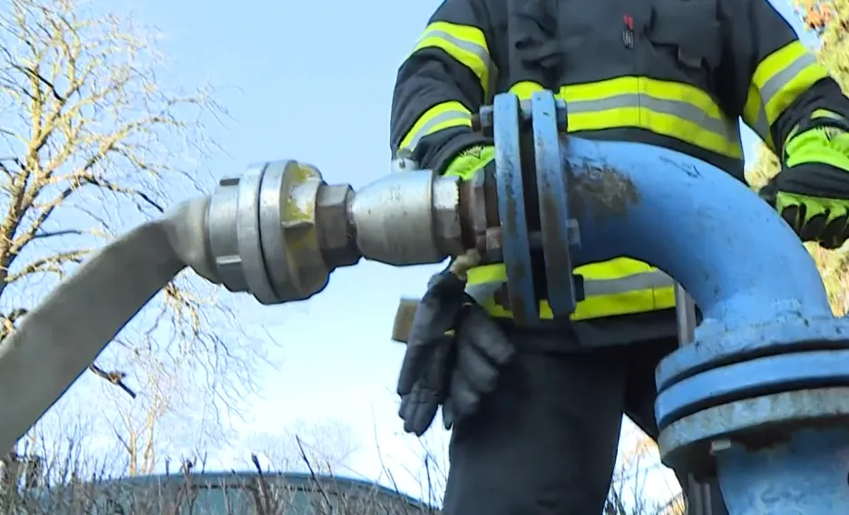 

Hasiči z Olomoucka hasí požáry vodou z čistírny. Chtějí tak šetřit pitnou vodu


