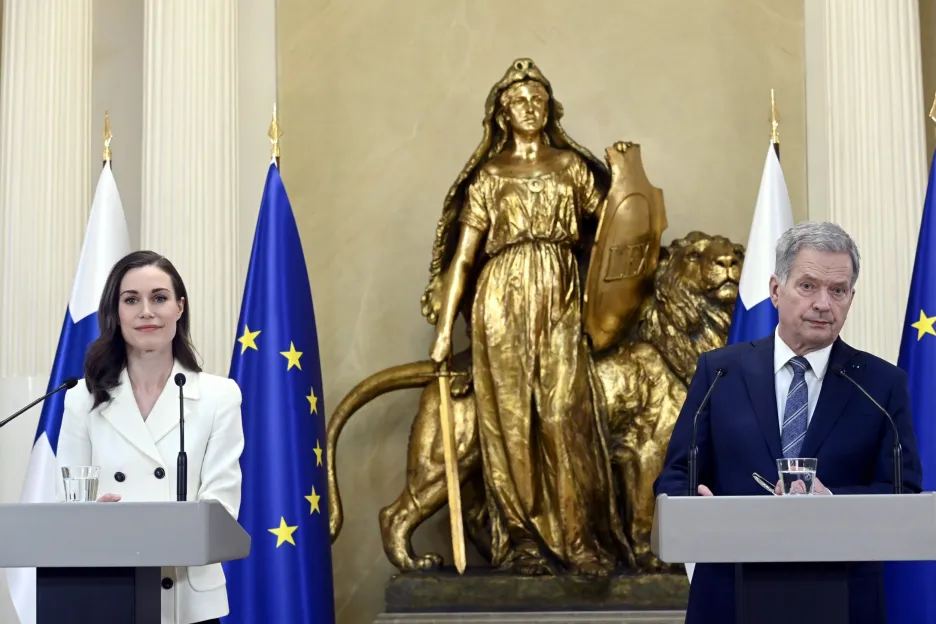 Finská premiérka Sanna Marinová a prezident Sauli Niinistö