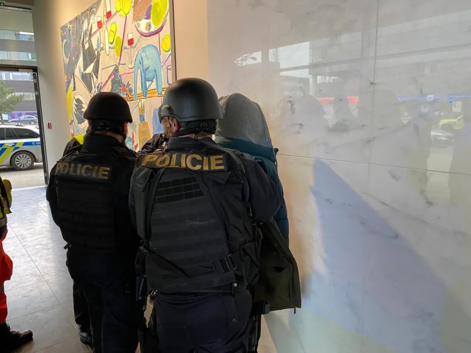 

V Brně vyhrožoval muž se zbraní. Policie z kancelářské budovy evakuovala dvě stě lidí


