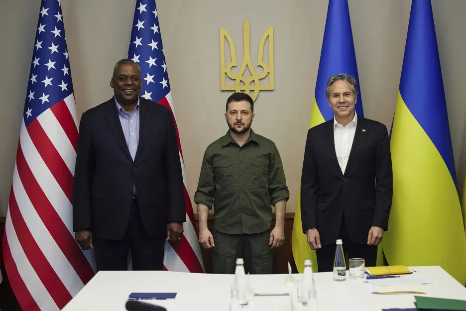 I ministri statunitensi si sono incontrati con Zelensky e hanno promesso ulteriore assistenza all’Ucraina.  L’UE sta preparando il sesto pacchetto di sanzioni – T24 – Czech Television