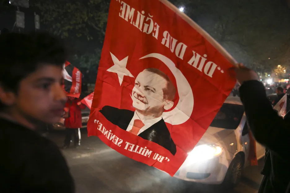 Video Ředitel think tank Evropské hodnoty k výsledku tureckého referenda