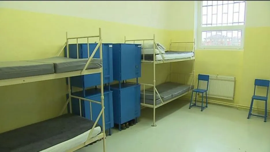 Video Dva roky od amnestie jsou věznice opět plné, vznikají proto nové areály