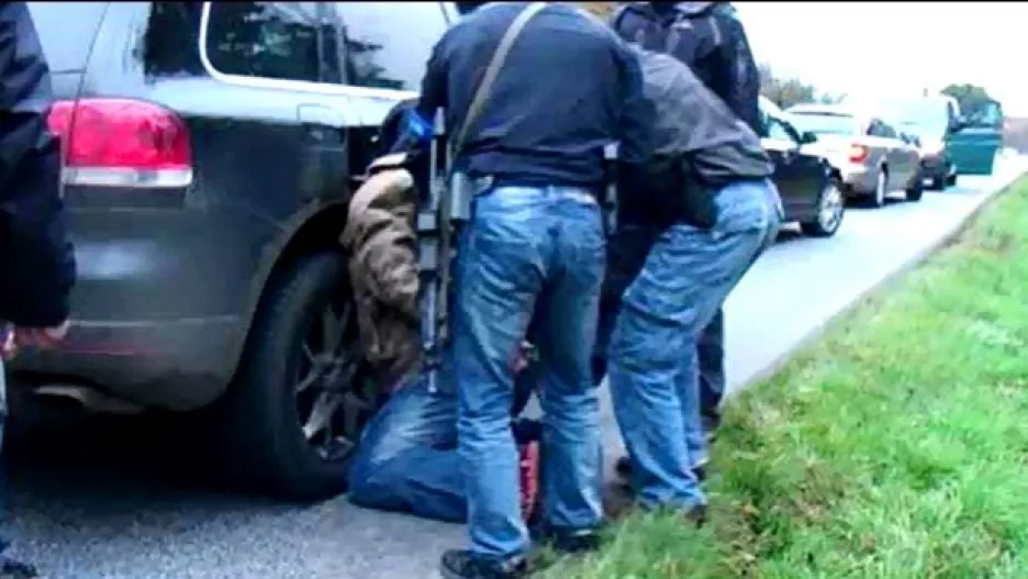 Video Zatýkání padělatelů (záběry Policie ČR)