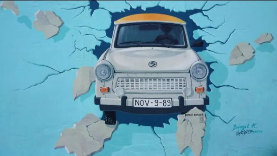 Video Co zbylo z Berlínské zdi po 25 letech