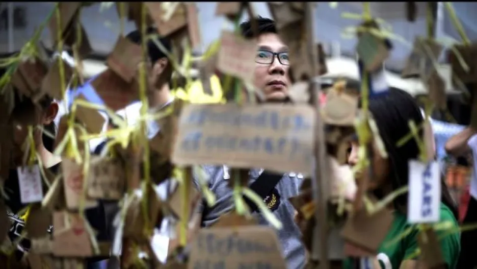 Video Havlovský boj i Lennonova zeď v kulisách Hongkongu
