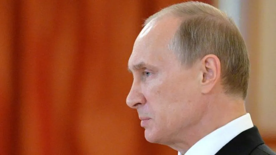 Video Putin k diplomatům: Rusové byli na Ukrajině v ohrožení