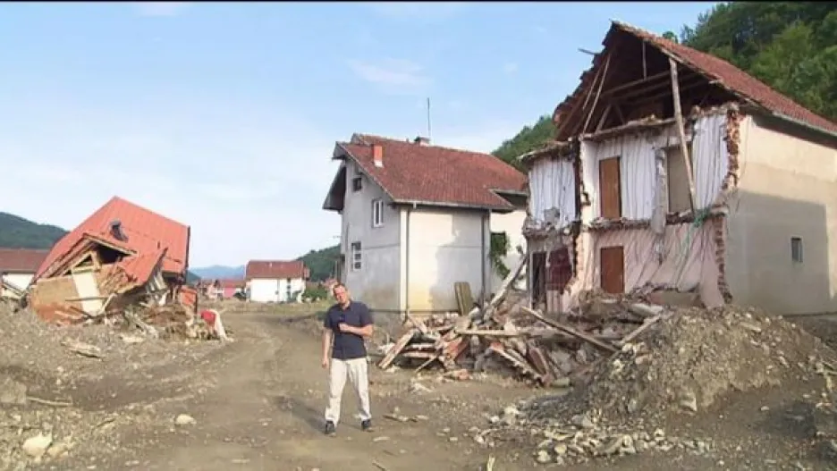 Video Balkán se už měsíc zotavuje z ničivých povodní