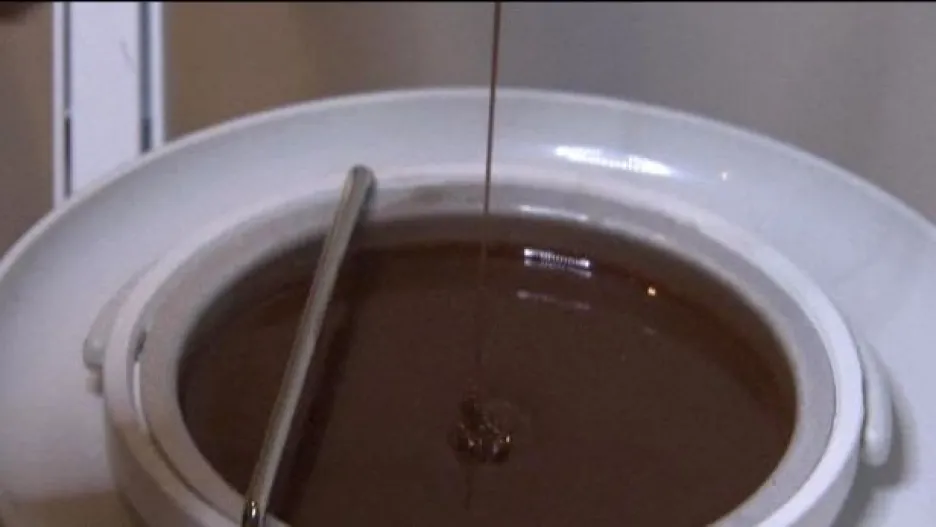 Video Čokoládová masáž: Podívejte se, jak chutná