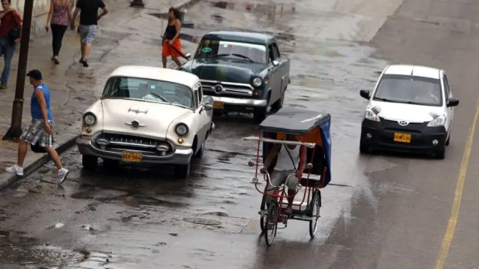 Video Režim na Kubě dovolí lidem koupit si auto bez povolení