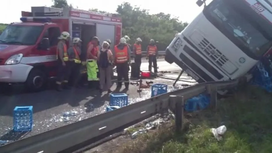 Video NO COMMENT: Nehoda kamionu na dálnici D1