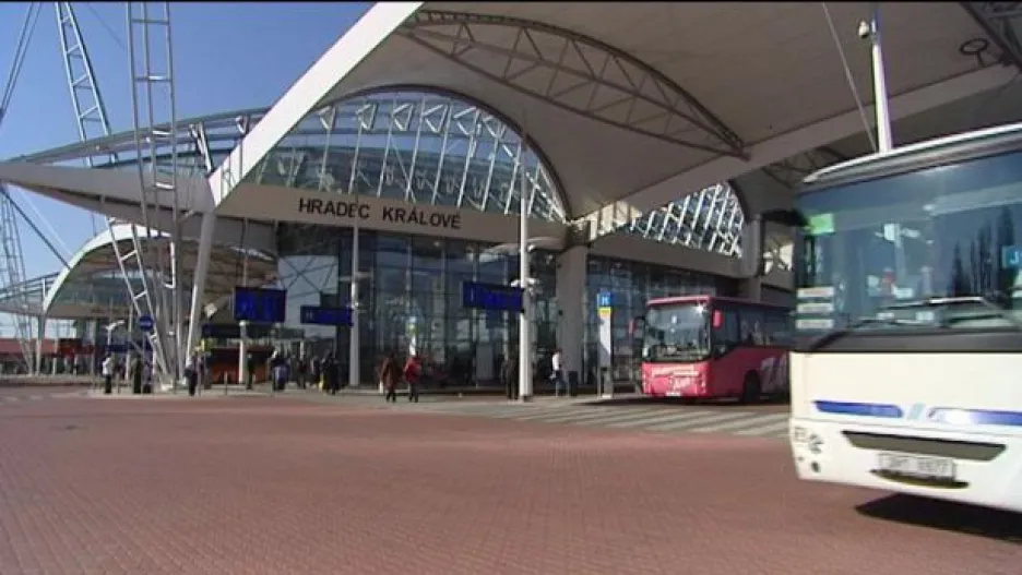 Video Přemysl Šrámek o vybírání poplatků na hradeckém autobusovém nádraží