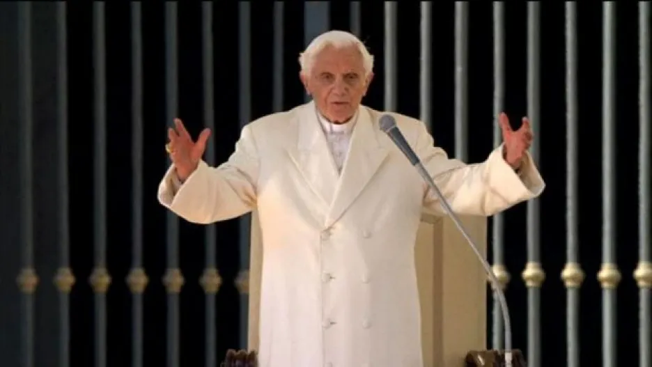Video Události: Papež se rozloučil s věřícími