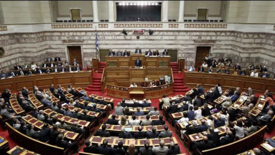 Video Řecká koalice má potvrdit platnost nejnovějšího balíčku škrtů