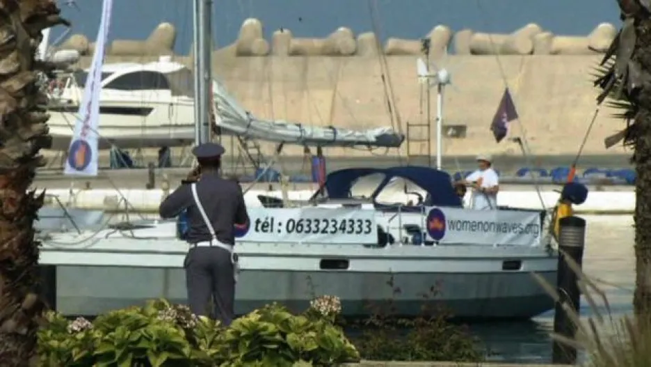 Video Potratová loď dorazila do Maroka
