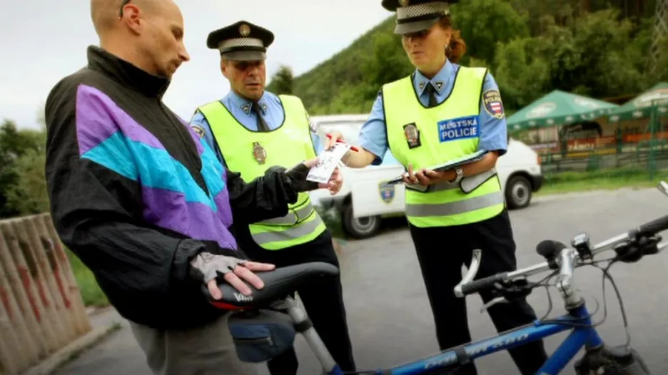 Video Události ČT: Policie rozjíždí na Liberecku akci proti cyklistům