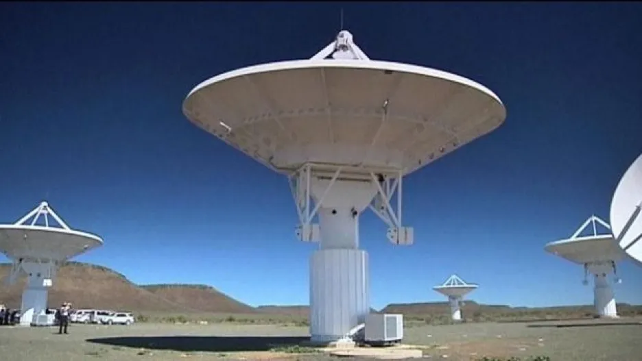 Video Austrálie a JAR se podělí o obří teleskop