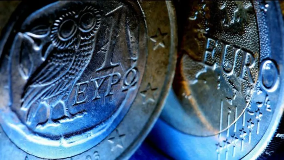 Video Krize sráží euro na kolena