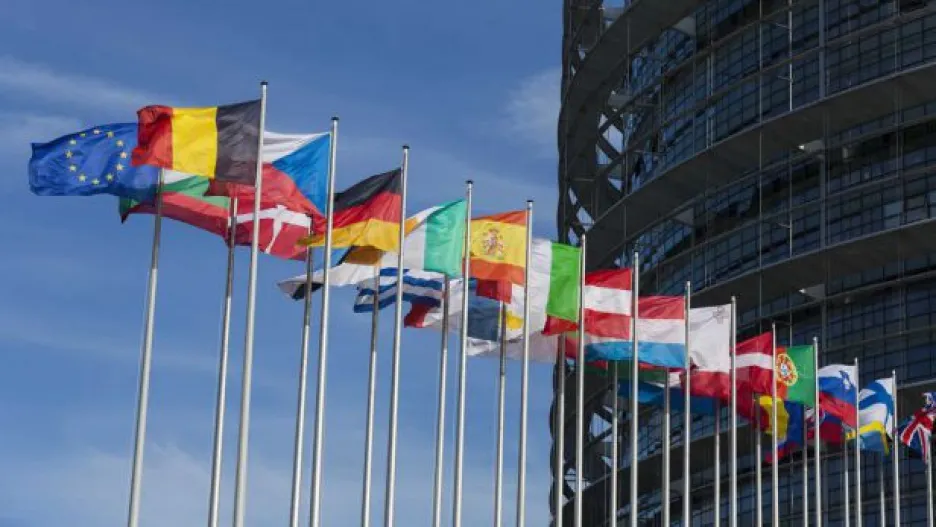 Video O oživení ekonomiky budou v Bruselu jednat lídři zemí EU