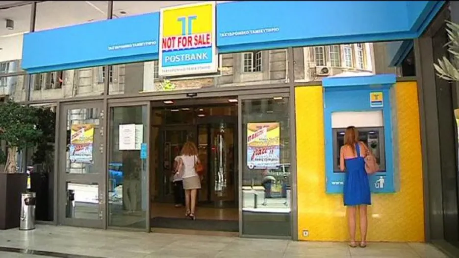 Video Řekové vybírají peníze z bank