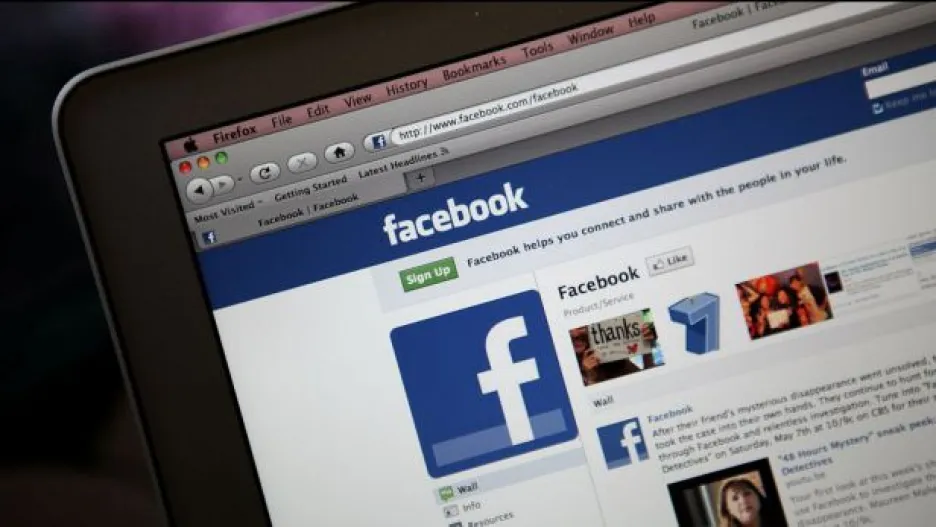 Video Ekonomika ČT24: Facebook vstupuje na burzu