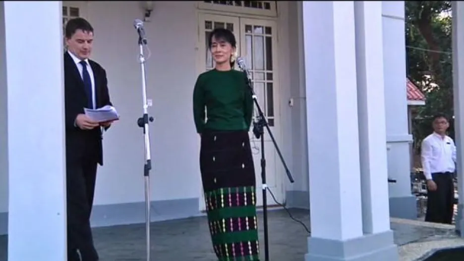 Video Barmský režim propouští další disidenty